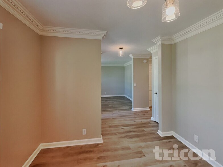 Building Photo - 107 Charleston Ct