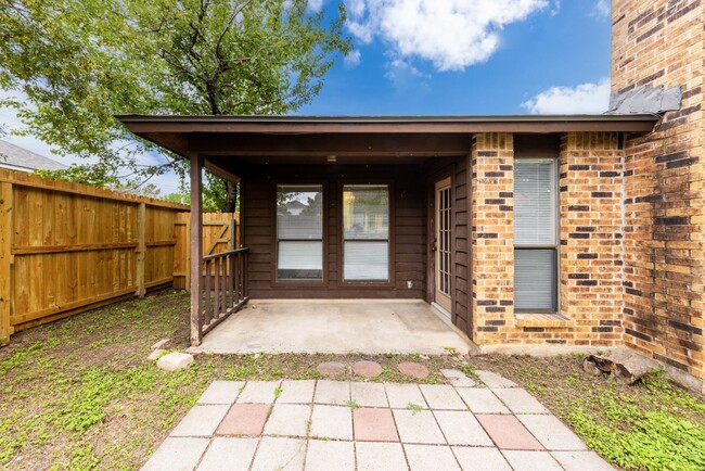 Building Photo - 2103 Boxwood Path