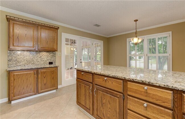 Building Photo - 60 Heartwood Dr NE
