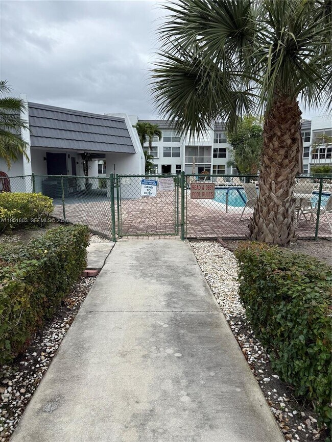 Building Photo - 6650 Royal Palm Blvd