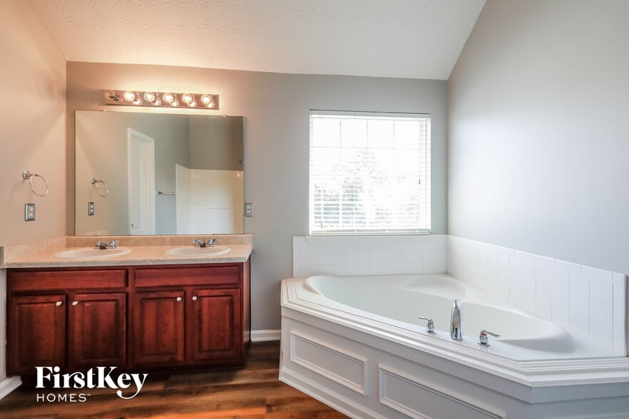 Building Photo - 180 Pendergrass Farms Cir