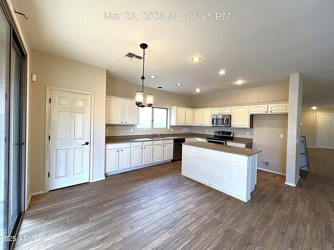 Building Photo - 21183 E Avenida Del Valle
