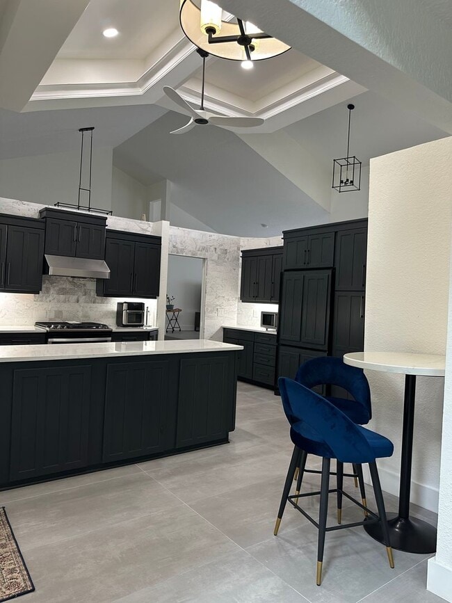 Building Photo - 4 Bedroom 3 Bathroom in Winter Haven