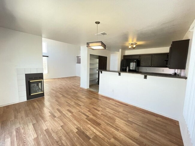 Building Photo - 5730 Coleridge Way