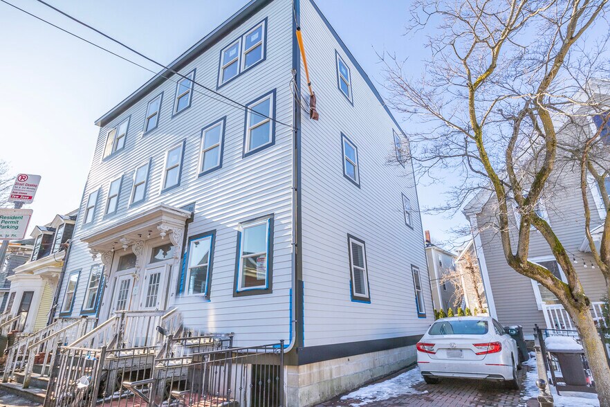 Building Photo - 17 Spring Garden St