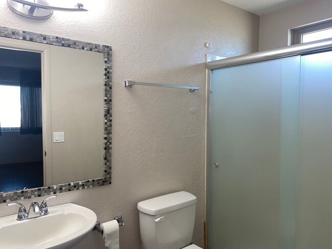 Building Photo - 2 Bedroom - 2 Bath Condo