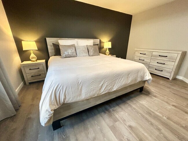 Building Photo - 4212 E Sandia St