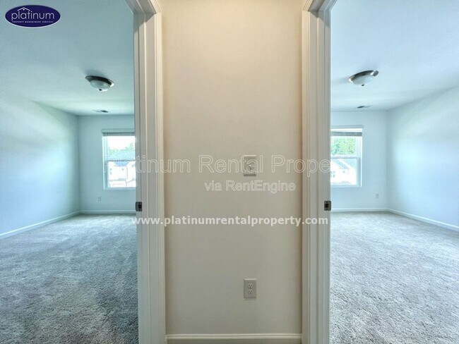 Building Photo - 5770 Thornton Dr