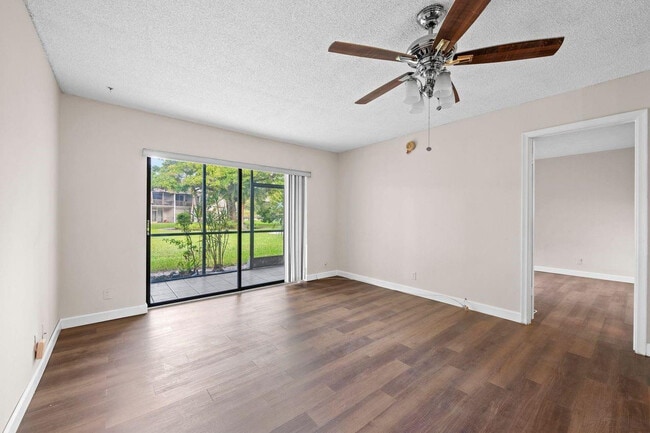 Building Photo - 3101 Oakland Shores Dr