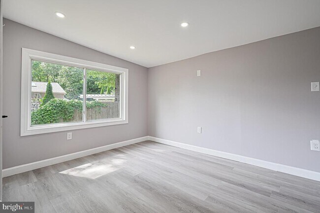 Building Photo - 2722 Sunset Ave