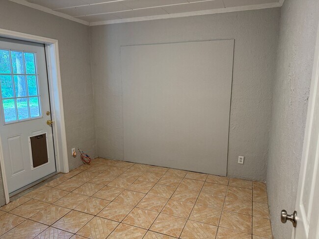 Building Photo - Water Access Living with Detached Garage & Spacious Comfort