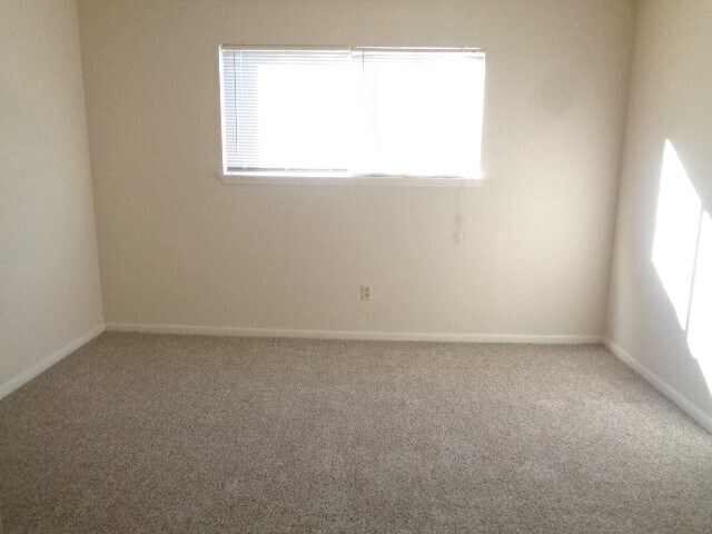 Building Photo - 15835 Cardono Ln