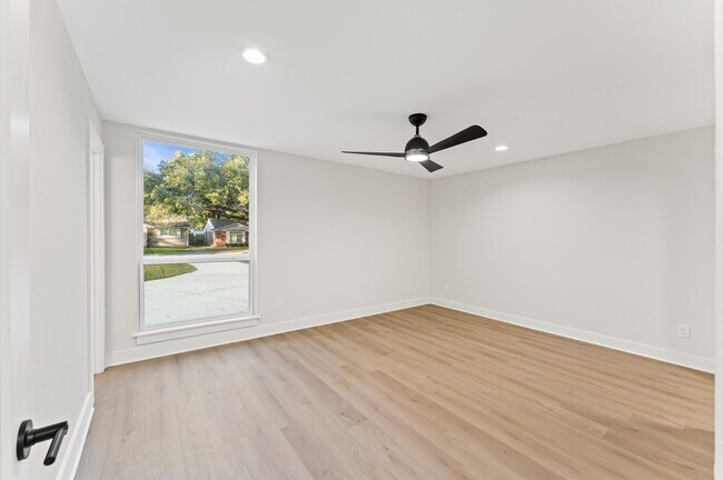 Building Photo - 10607 Overbrook Ln