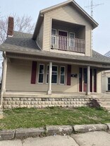 Building Photo - 211 E Oak St