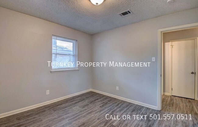 Building Photo - 6806 Brookview Dr