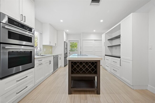 Building Photo - 126 Antiquera Ave