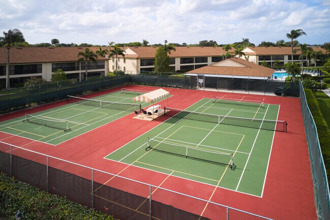 Building Photo - 1101 Pinecrest Cir