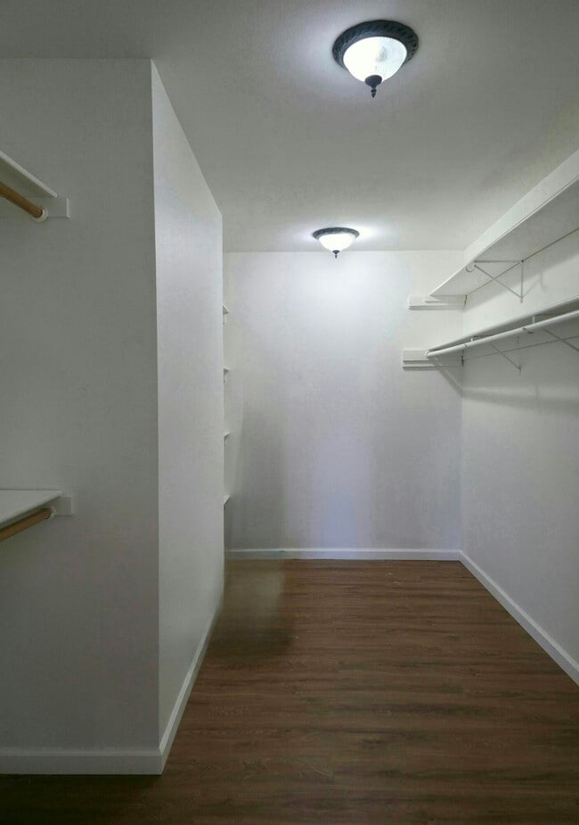 Building Photo - 12800 Avenida Alta Loma
