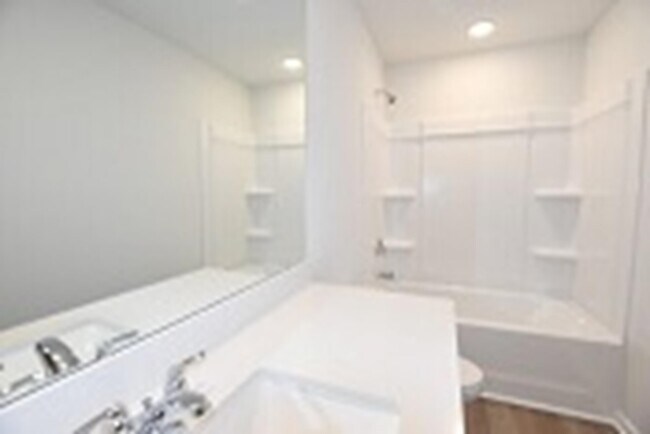 Building Photo - 1046 Laconic Dr