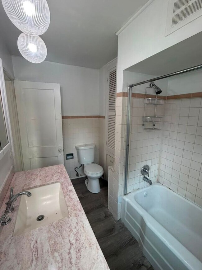 Building Photo - Affordable Cleveland Heights Home - Now Available