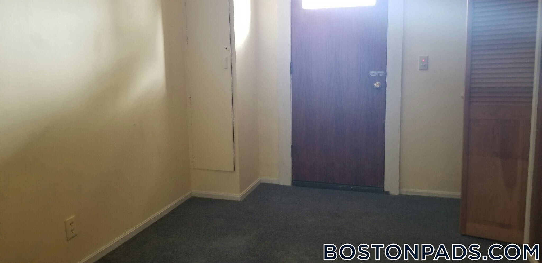 Building Photo - 103 Buttonwood St