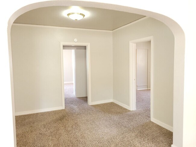 Building Photo - rp1018