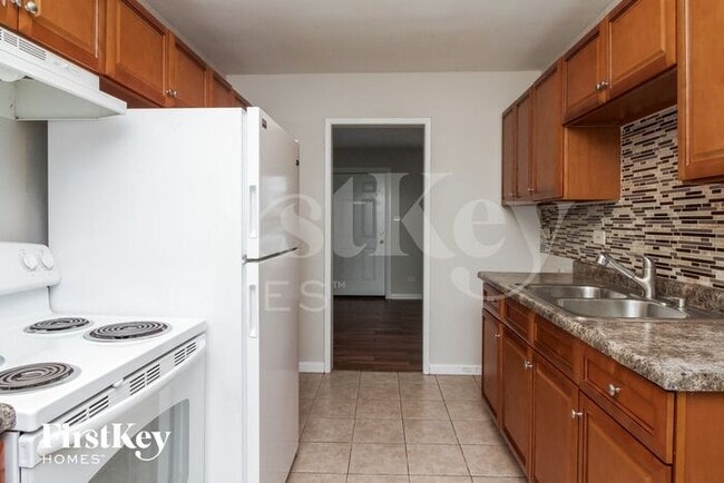 Building Photo - 17941 Wildwood Ave