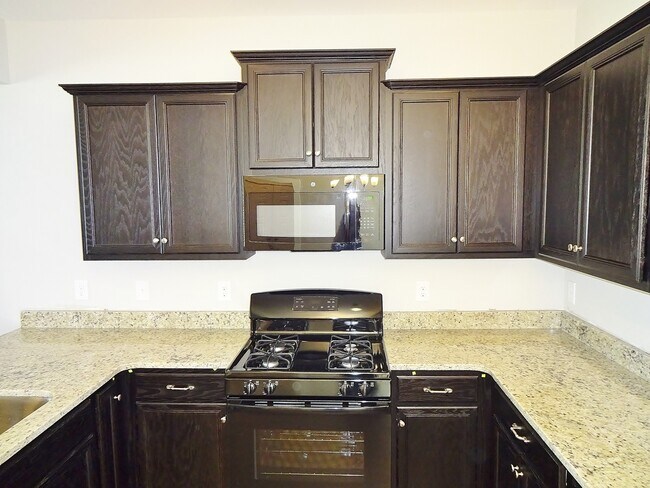 Building Photo - 555 Polo Way