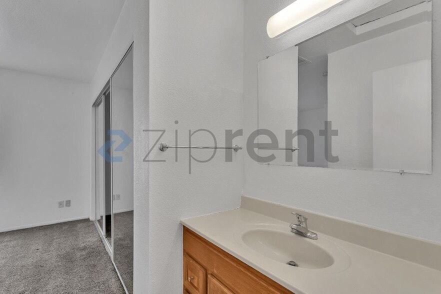 Building Photo - Unit 241