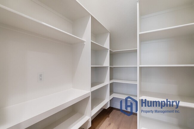 Building Photo - Brand new home stunning Valor Estates in Kuna