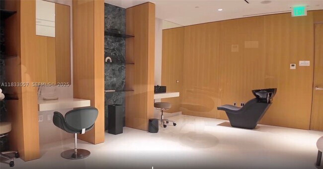 Building Photo - 300 Biscayne Blvd