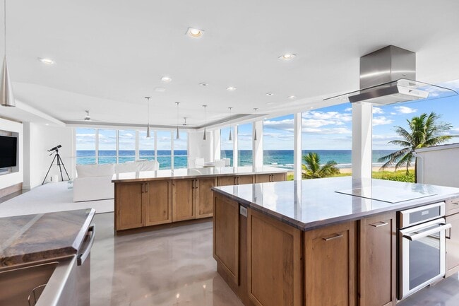 Building Photo - 2155 S Ocean Blvd