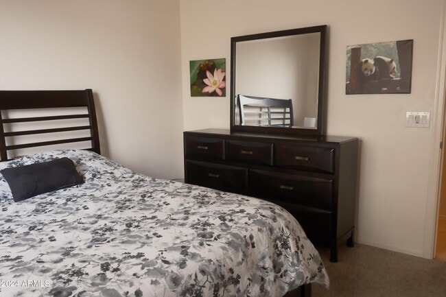 Building Photo - 18428 W Summer Haven Dr