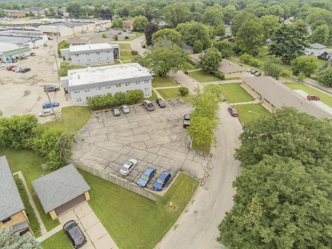Building Photo - 2441 Holmes St
