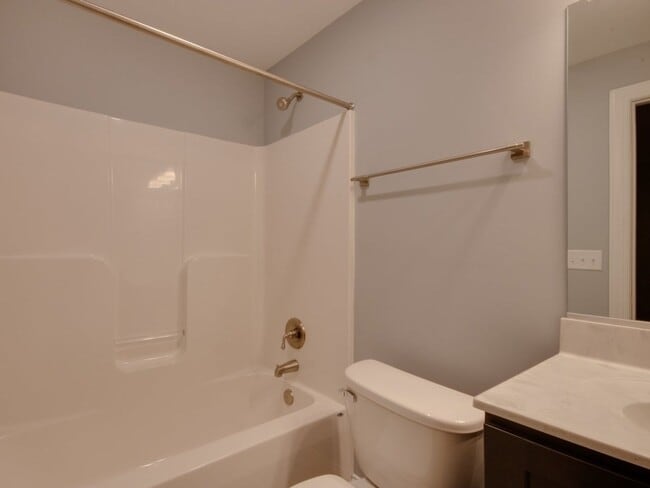 Building Photo - Luxury Rental The Townes at Congers Creek
