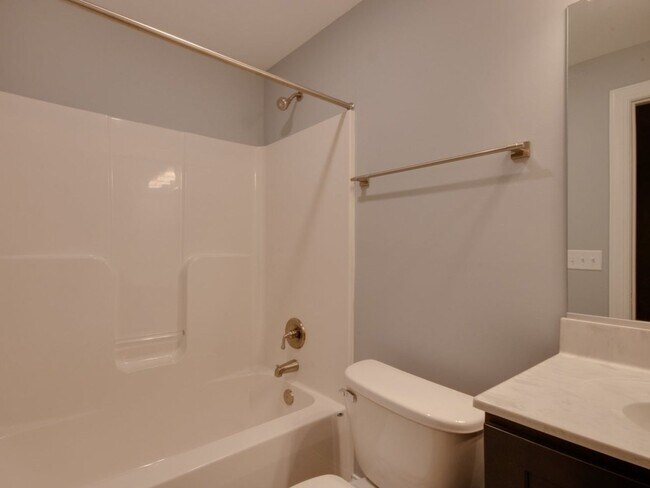 Building Photo - Spacious Luxury Townhome! Outstanding Location!