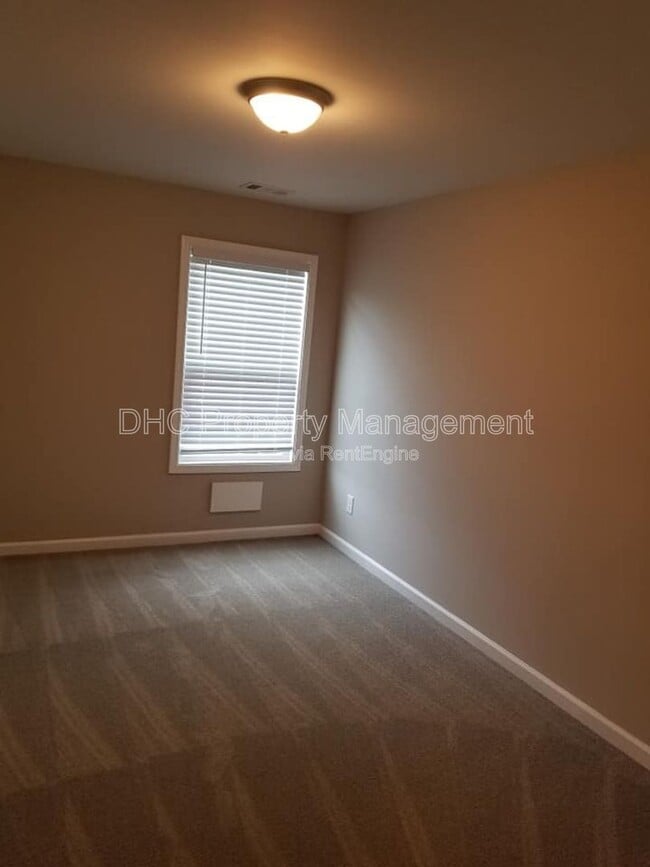 Building Photo - 2296 Connally Pl