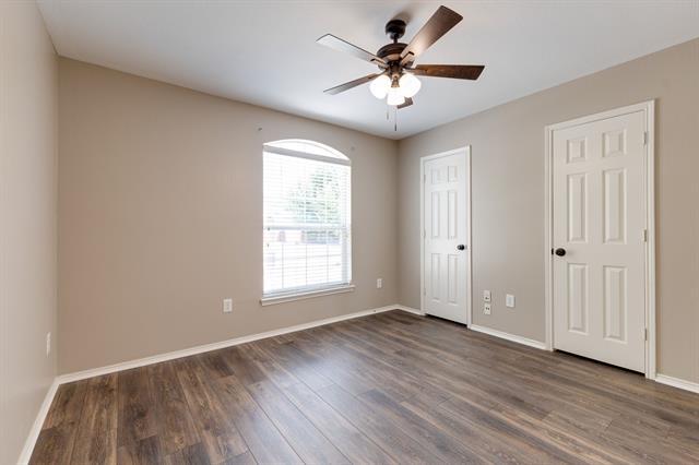 Building Photo - 205 N Bending Oak Ln