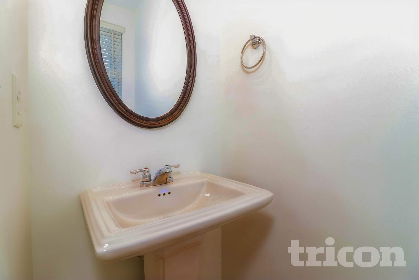 Building Photo - 2005 Rosemary Park Ln