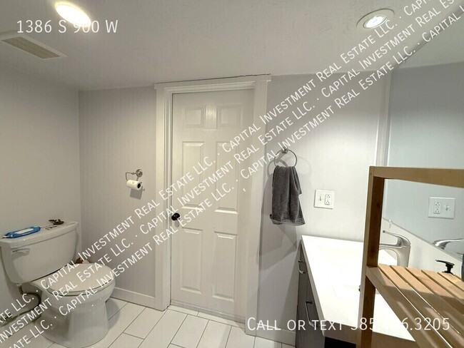 Building Photo - 1386 S 900 W