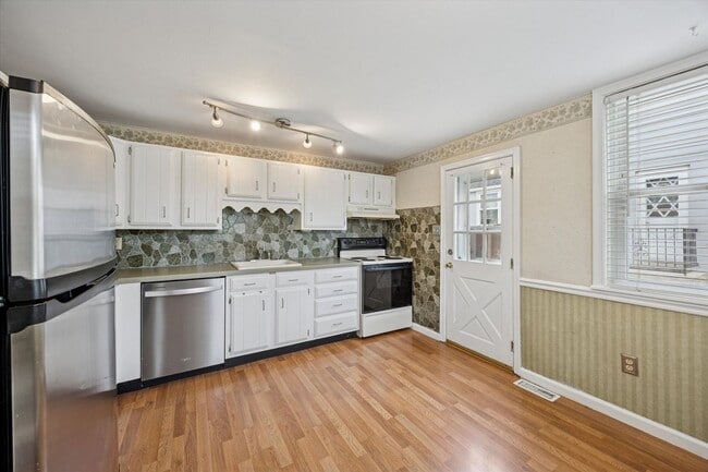 Building Photo - Charming 3-Bedroom Home in Marple Newtown ...