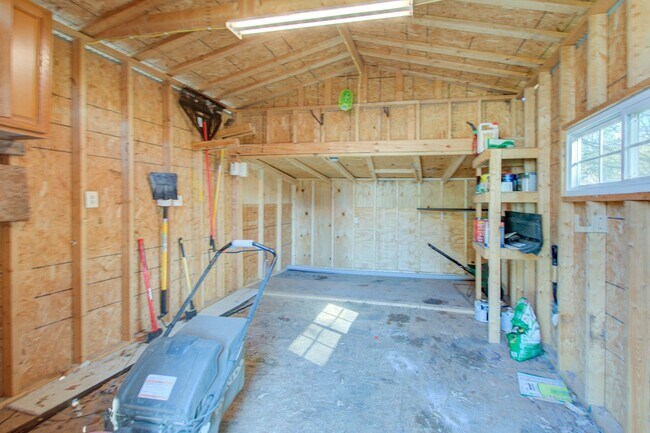 Building Photo - 200 Cynthia Dr