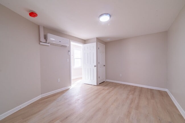 Building Photo - 115 N Delancy Pl