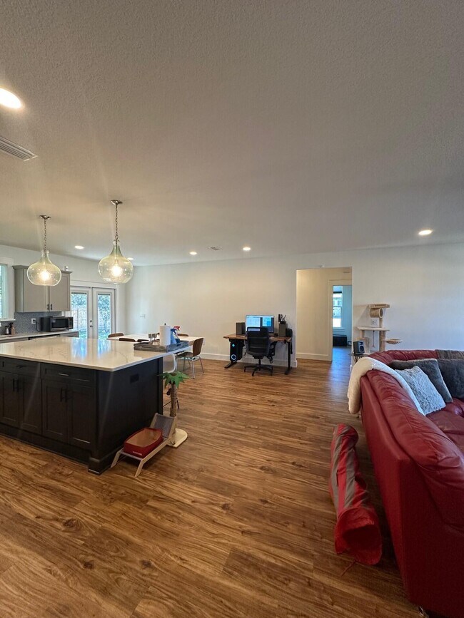 Building Photo - 4819 Whitewood Rd