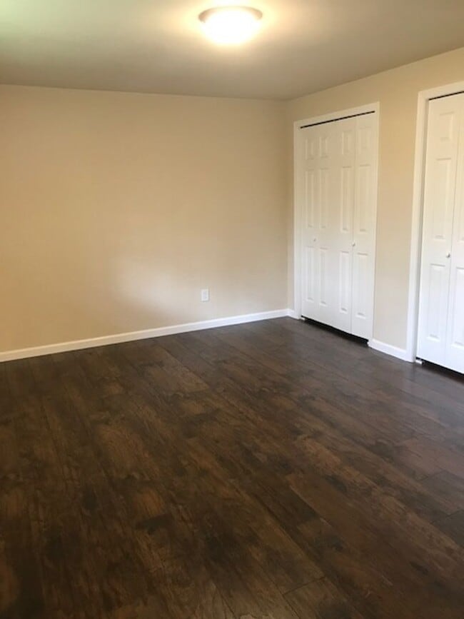 Building Photo - Beautifully remodeled 2 Story SFH 4 BD 2.5...