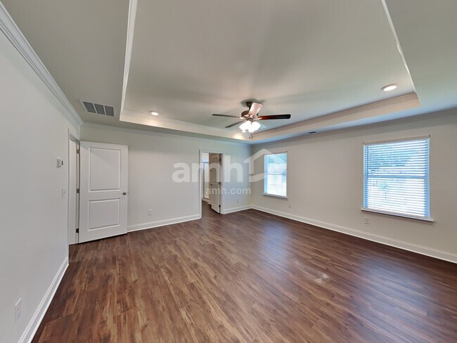 Building Photo - 738 Carnaby Ln