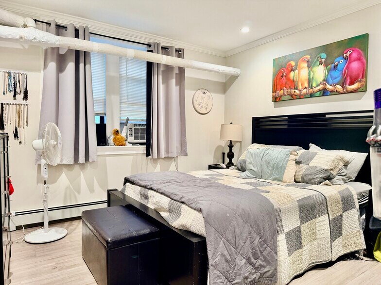 Building Photo - 31 Glenville Ave