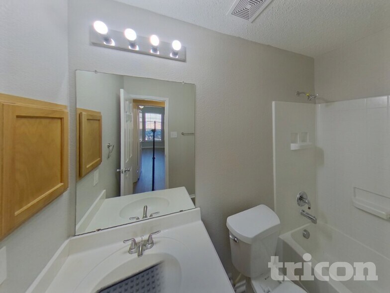 Building Photo - 421 Rowdy Dr