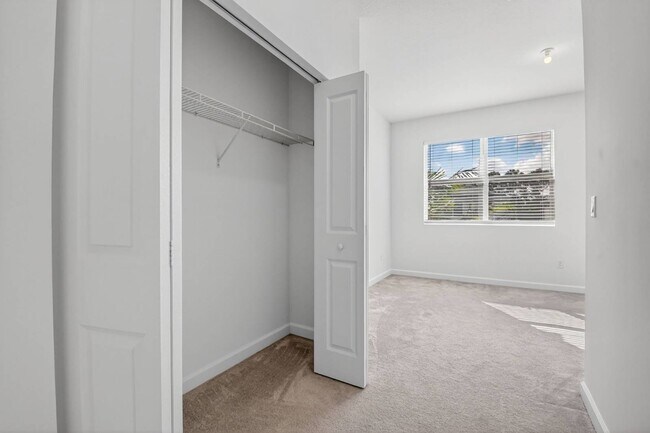 Building Photo - 4645 Meyerson Pl