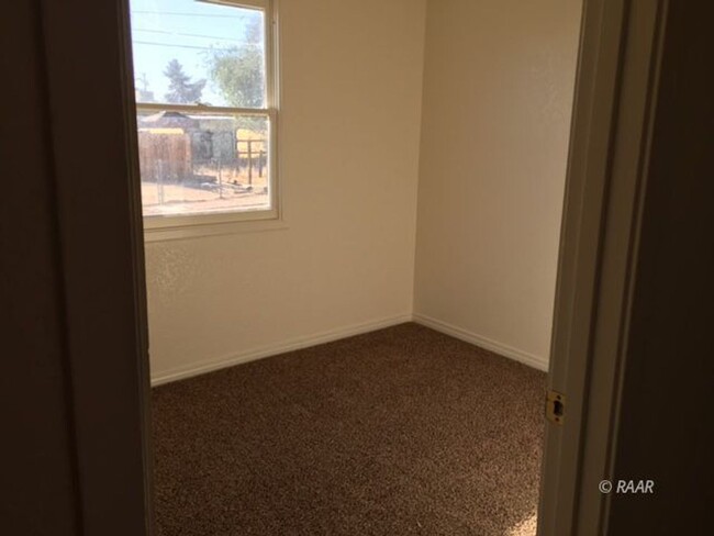 Building Photo - 424 N Alvord St